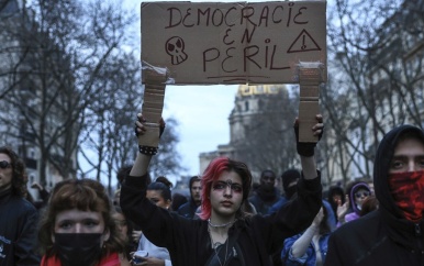 Frankrijk pakt honderden betogers op bij demonstraties tegen kabinet