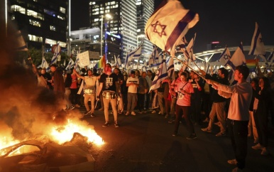 Grote onrust in Jeruzalem, duizenden demonstranten bij woning Netanyahu