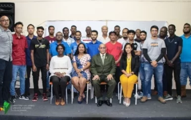 Grote groep vaktechnische krachten afgeleverd door SAO