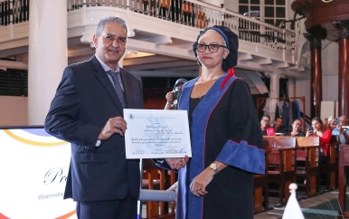 Psycholoog Raj Jadnanansing gepromoveerd tot doctor