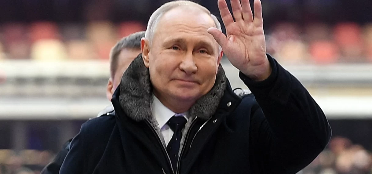 Poetin bezoekt volgens Russische media de bezette stad Mariupol
