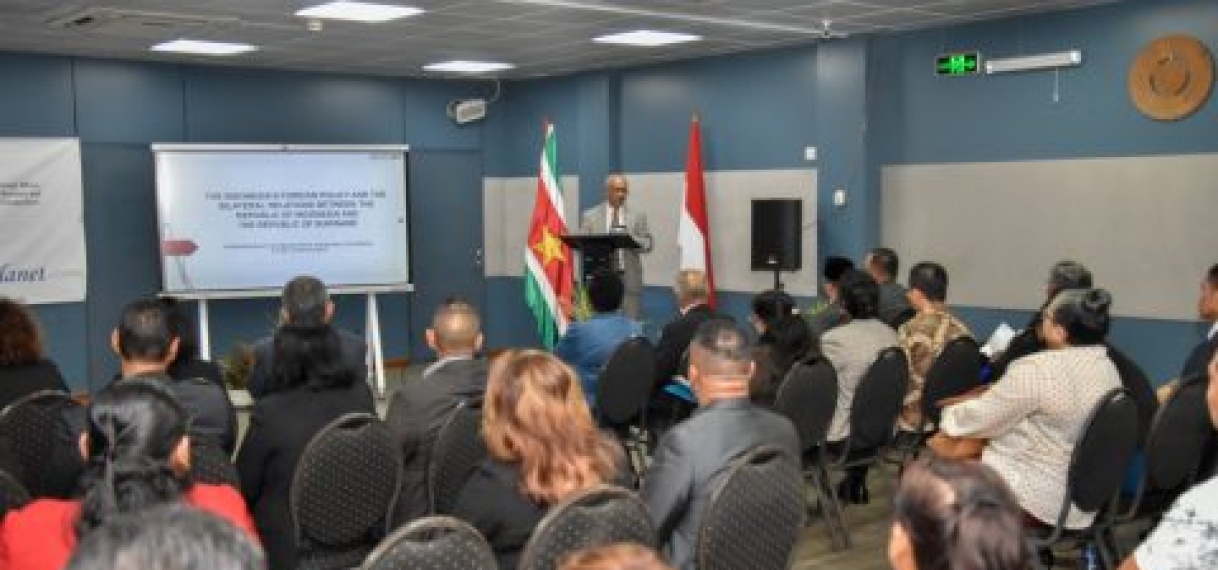 Surinaams Diplomaten Instituut lanceert lezingencyclus