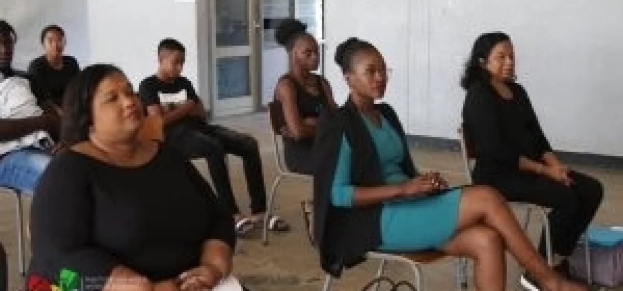 Tienerouders Latour en omgeving verwerven inzichten in opvoedingsvaardigheden