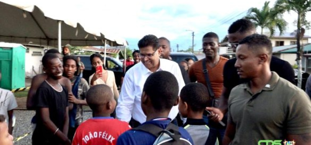 Social Army krijgt ondersteuning van President Santokhi