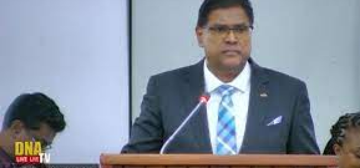 President Santokhi kondigt maatregelen aan: Alle valutatransacties in het land worden gereguleerd