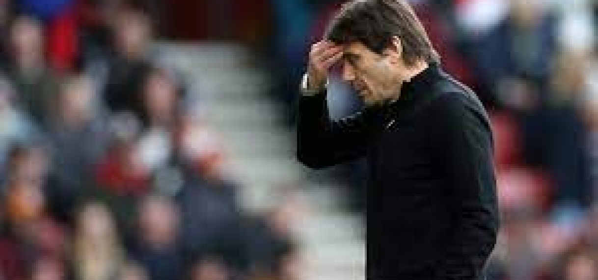 Conte woest na ‘onacceptabele vertoning’ Spurs: ‘Ik zie elf egoïstische spelers’