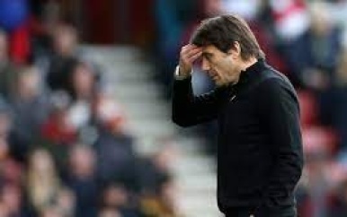 Conte woest na ‘onacceptabele vertoning’ Spurs: ‘Ik zie elf egoïstische spelers’