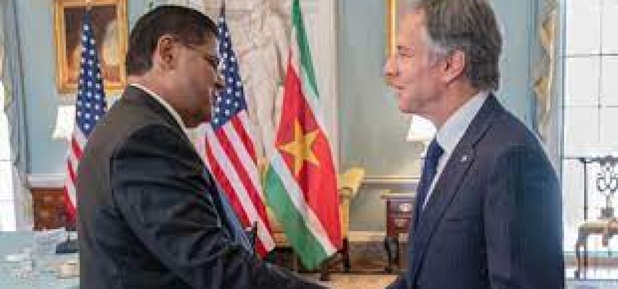 President Santokhi zet in op bevordering relatie met VS