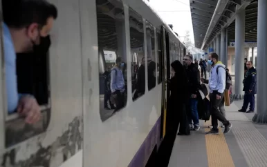 Drie weken na dodelijke treinramp rijden er weer treinen in Griekenland