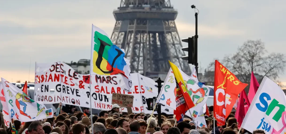 UPDATE: Franse protesten en rellen om pensioenplannen: dit is er aan de hand