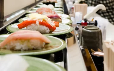 Japanse politie arresteert drie mensen om onsmakelijke ‘sushiterreur’