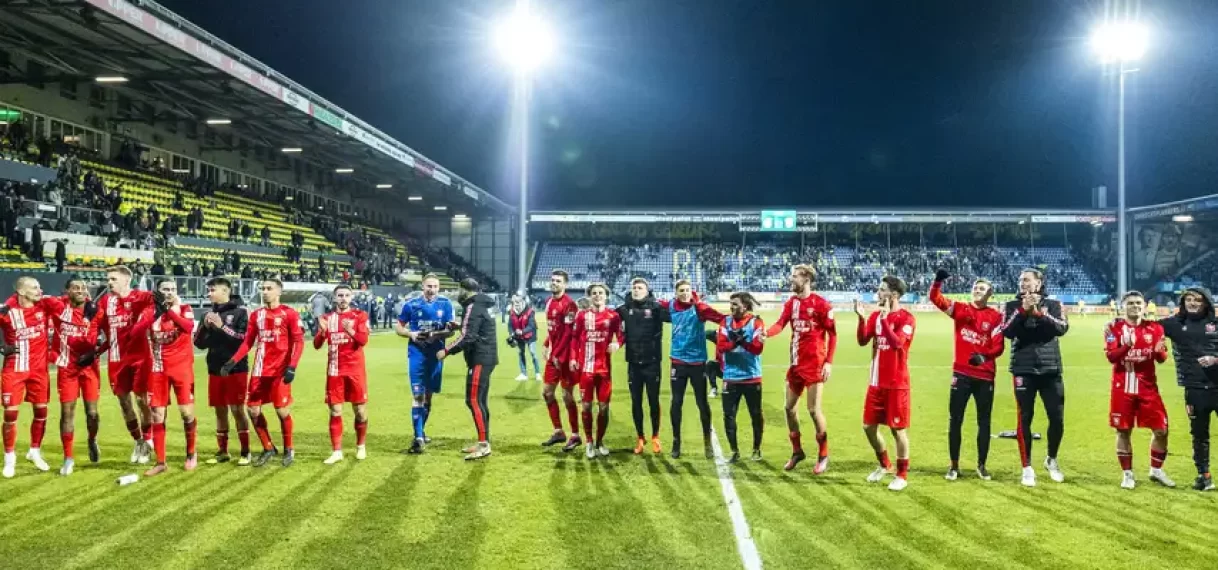 FC Twente-trainer Jans: ‘Op het veld van Fortuna kan je aardappels verbouwen’