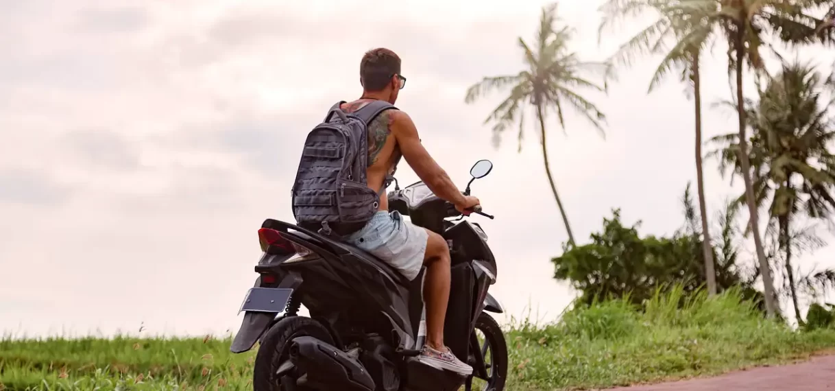 Geen scooters meer voor buitenlandse toeristen op Bali vanwege vele ongelukken