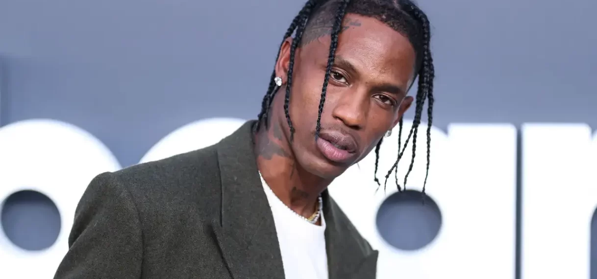 Travis Scott wordt beschuldigd van mishandeling geluidsman in club