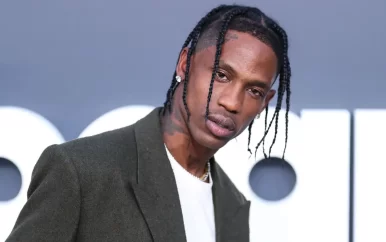 Travis Scott wordt beschuldigd van mishandeling geluidsman in club