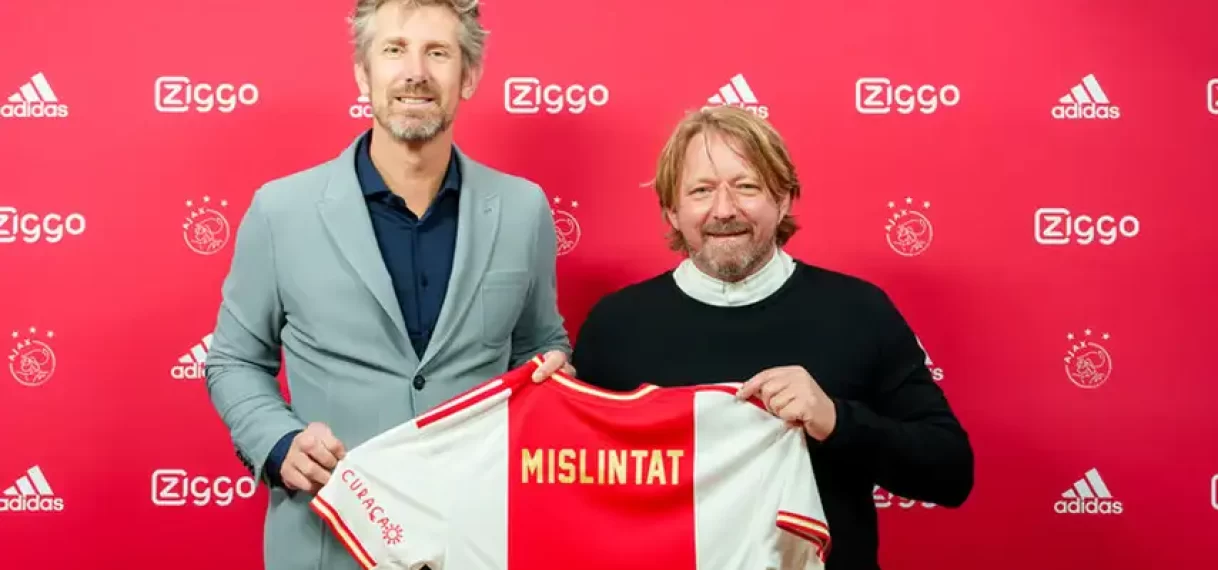 Ajax bevestigt komst van directeur Mislintat: ‘Hij maakte direct indruk op ons’