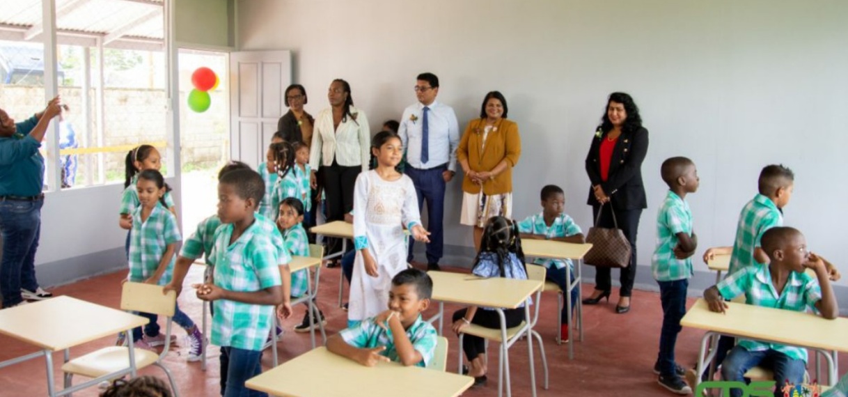 Dependance O.S. Tout Lui Faut gerenoveerd en uitgebreid