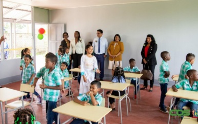 Dependance O.S. Tout Lui Faut gerenoveerd en uitgebreid