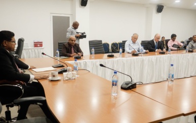 President installeert studiegroep voor duurzame ontwikkeling gasreserve