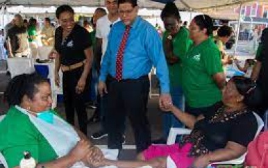 President Santokhi roemt partnerschap met PAHO/WHO