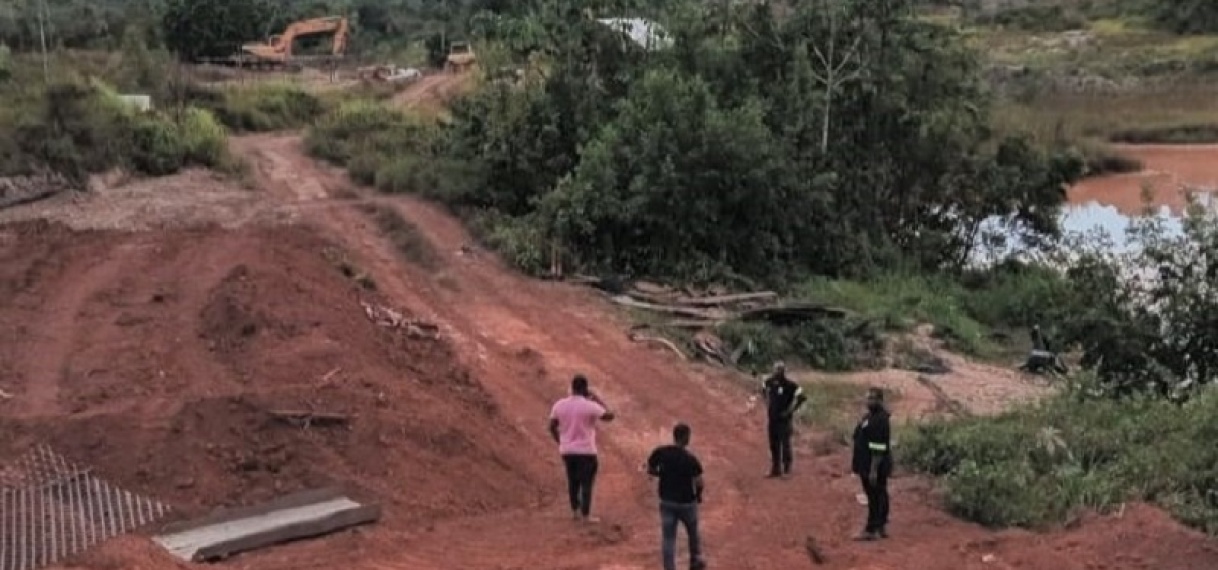 Illegalen verwijderd uit goudconcessie NV Grassalco
