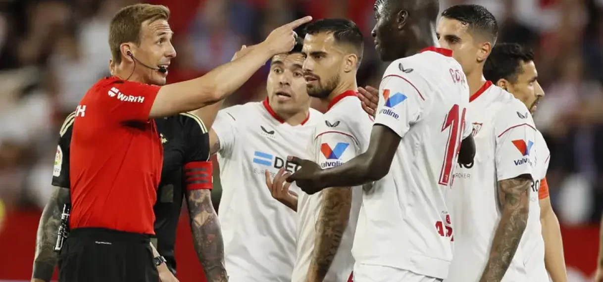 Sevilla voelt zich structureel benadeeld door arbitrage en haalt uit in verklaring