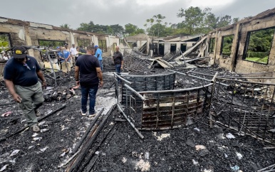 Minstens 19 kinderen dood na brand in schoolgebouw Guyana