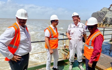 OW geeft update Suriname River Dredging Project
