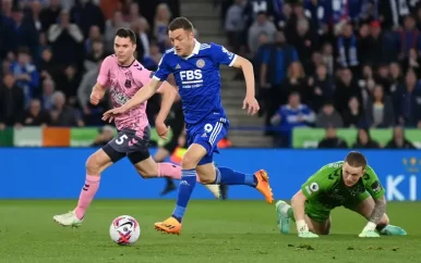 Leicester City en Everton schieten weinig op met gelijkspel in degradatiethriller