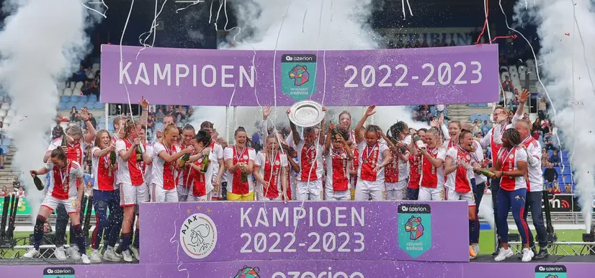 Landskampioen Ajax Vrouwen krijgt primeur met publieke huldiging in Amsterdam