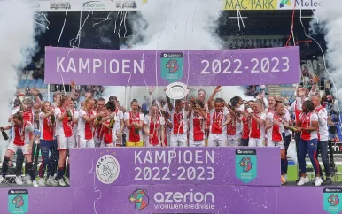 Landskampioen Ajax Vrouwen krijgt primeur met publieke huldiging in Amsterdam