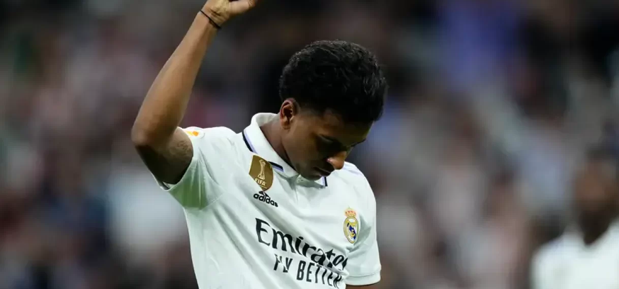 Real Madrid ontsnapt aan puntenverlies na vervelende week vanwege racism