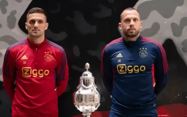 Heitinga keek eerste kwartier PSV-Ajax vijf keer terug