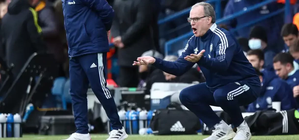 Excentrieke Bielsa moet Uruguay na teleurstellend WK weer aan succes helpen