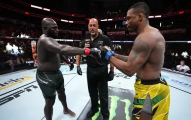 ‘Bigi Boy’ Rozenstruik verliest tijdens UFC Charlotte van Braziliaan Almeida in eerste ronde