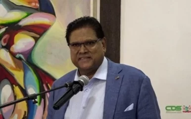 “Suriname staat economisch redelijk stabiel”