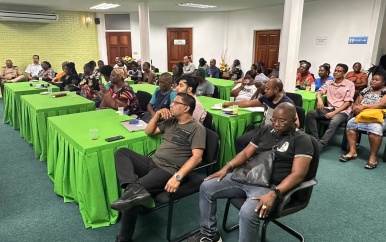 OW ontvangt marktverkopers Vreedzaam markt voor stakeholdersbijeenkomst