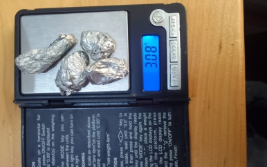 Gemengd politieteam houdt drie drugsverdachten aan