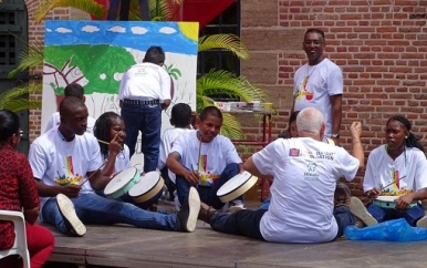 Kinderen met beperking krijgen kunstlessen