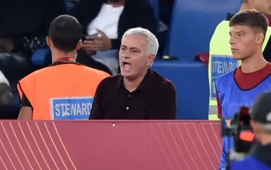 Nóg een schorsing voor Mourinho, ditmaal vanwege beledigen Serie A-arbiter