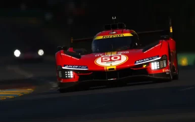 Ferrari pakt bij terugkeer na vijftig jaar direct pole voor 24 uur van Le Mans