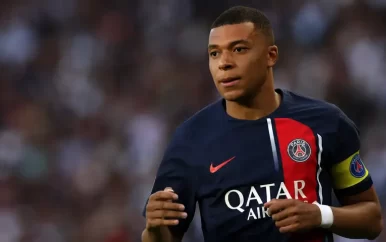 Mbappé vindt dat spelers direct van het veld moeten stappen bij racism