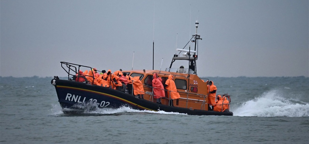 Frankrijk redt 67 migranten uit geïmproviseerde boten op Noordzee