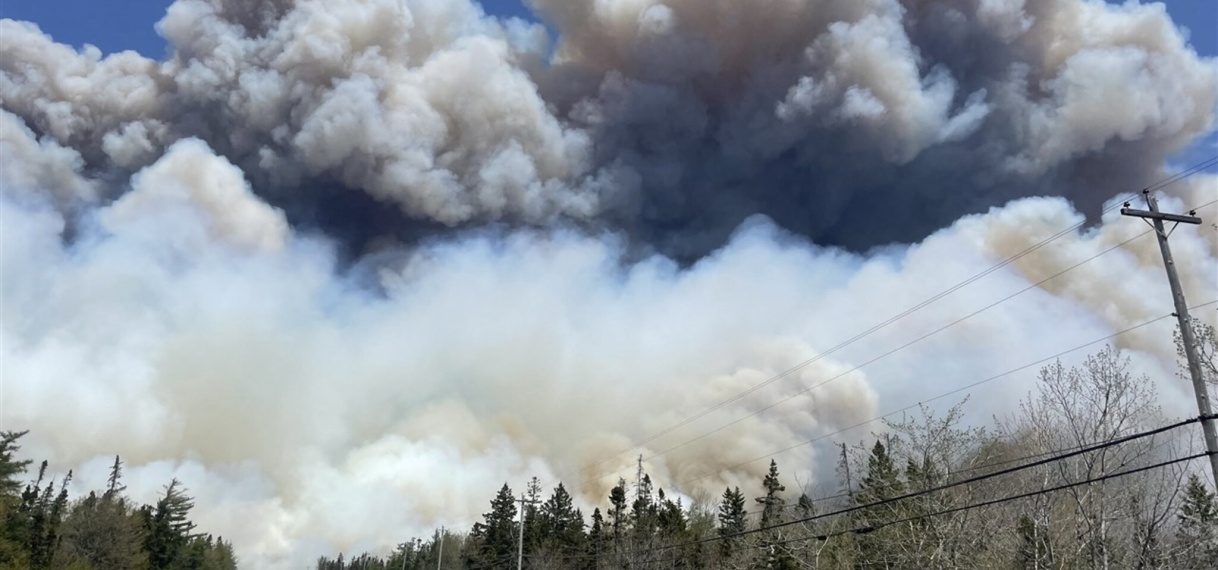 Hevige bosbranden in Oost-Canada, tienduizenden geëvacueerd