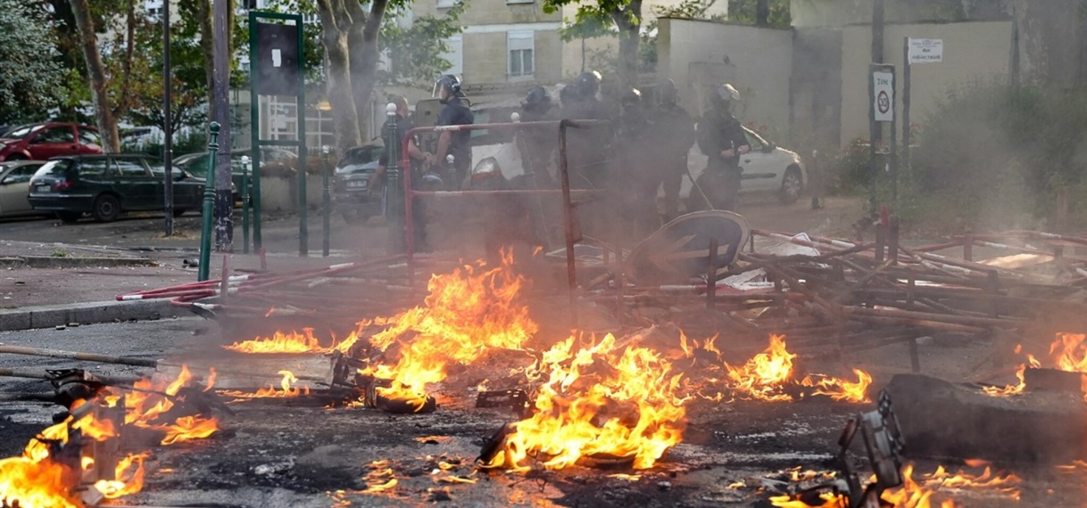 Onrust in voorstad Parijs na doodschieten 17-jarige door politie