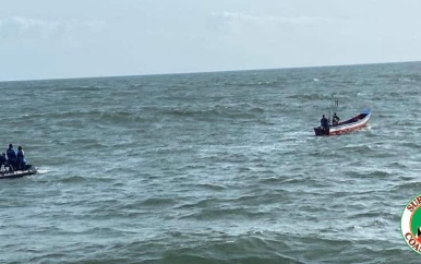 Vissersvaartuig in beslag genomen, drie aangehouden