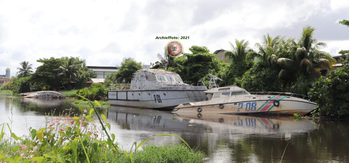 Marineboten verwijderd uit Saramaccakanaal en vernietigd