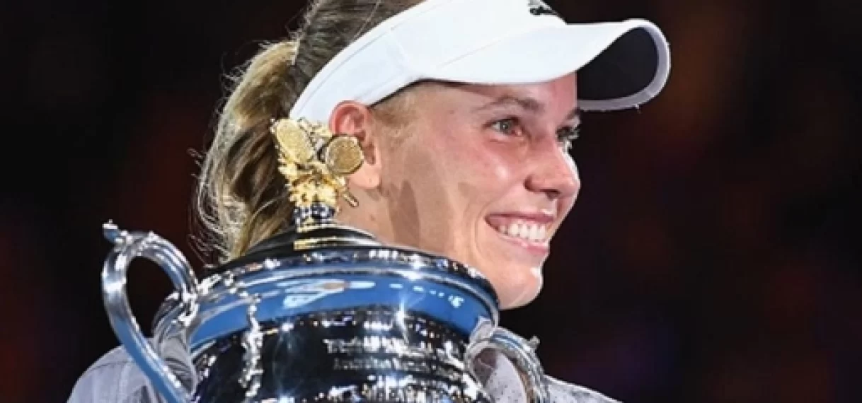 Wozniacki, voormalig nummer 1 van de wereld, kondigt terugkeer naar tennis aan.