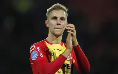 Go Ahead Eagles-spits Stokkers enkele maanden aan de kant met oogklachten