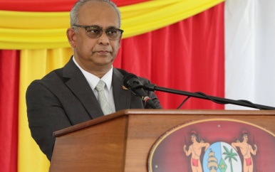 Ramdin: “Ruim USD 1 miljard aan schulden afgelost”